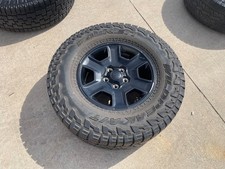 1 17 Jeep Wrangler Rubicon Oem 9260 Wheel Rim Gladiator Tire Spare 1 17 Jeep Wrangler Rubicon Oem 9260 Wheel Rim Gladiator Tire Spare