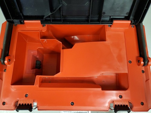 Milwaukee 0970-20 M18 FUEL PACKOUT 18V 2.5 Gal. Wet/Dry Vacuum (FOR PARTS ONLY) - Picture 6 of 9