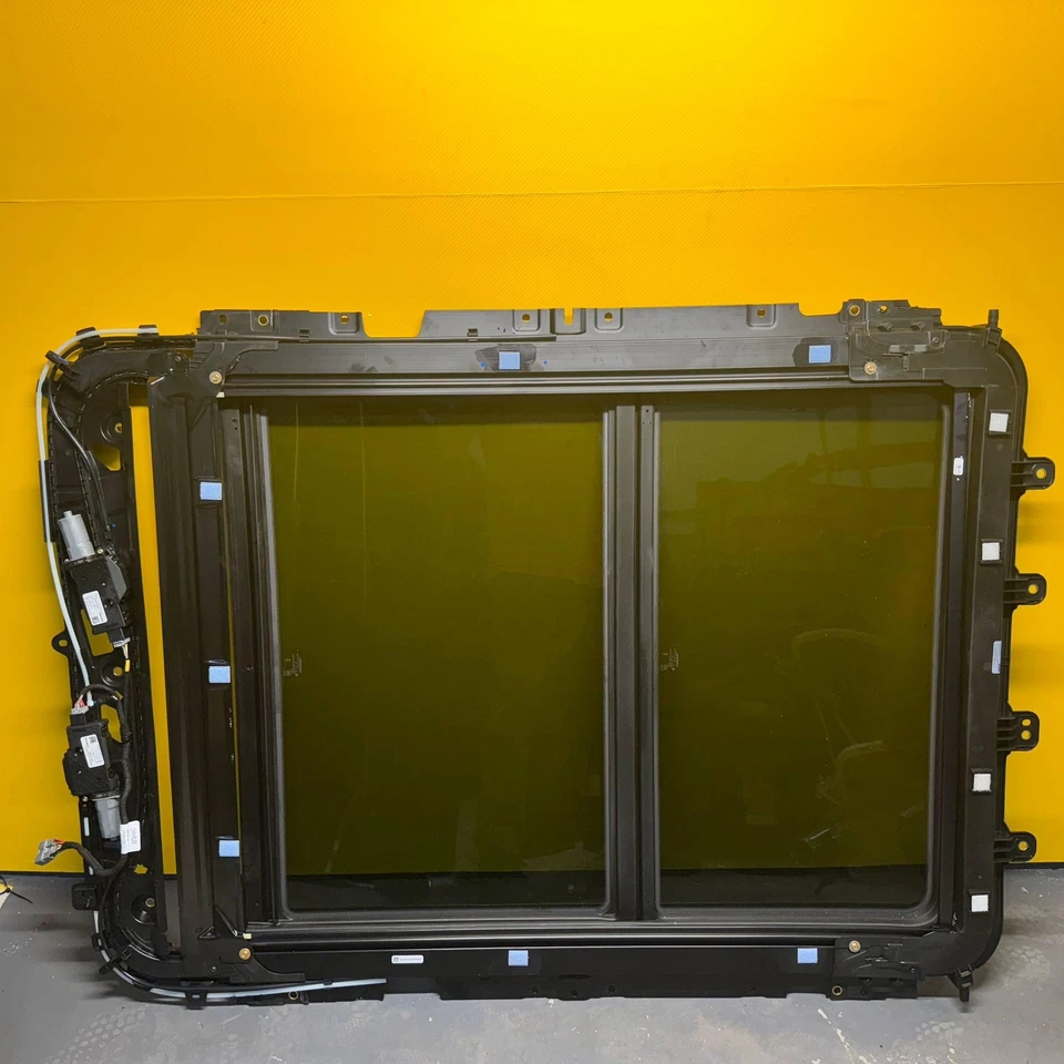 Jeep Grand Wagoneer 2022-2025 techo corredizo pantalla sin techo corredizo/ver marco roto Foto 2 de 4