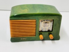 VINTAGE EMERALD GREEN & YELLOW FADA F55 CATALIN DECO TUBE RADIO