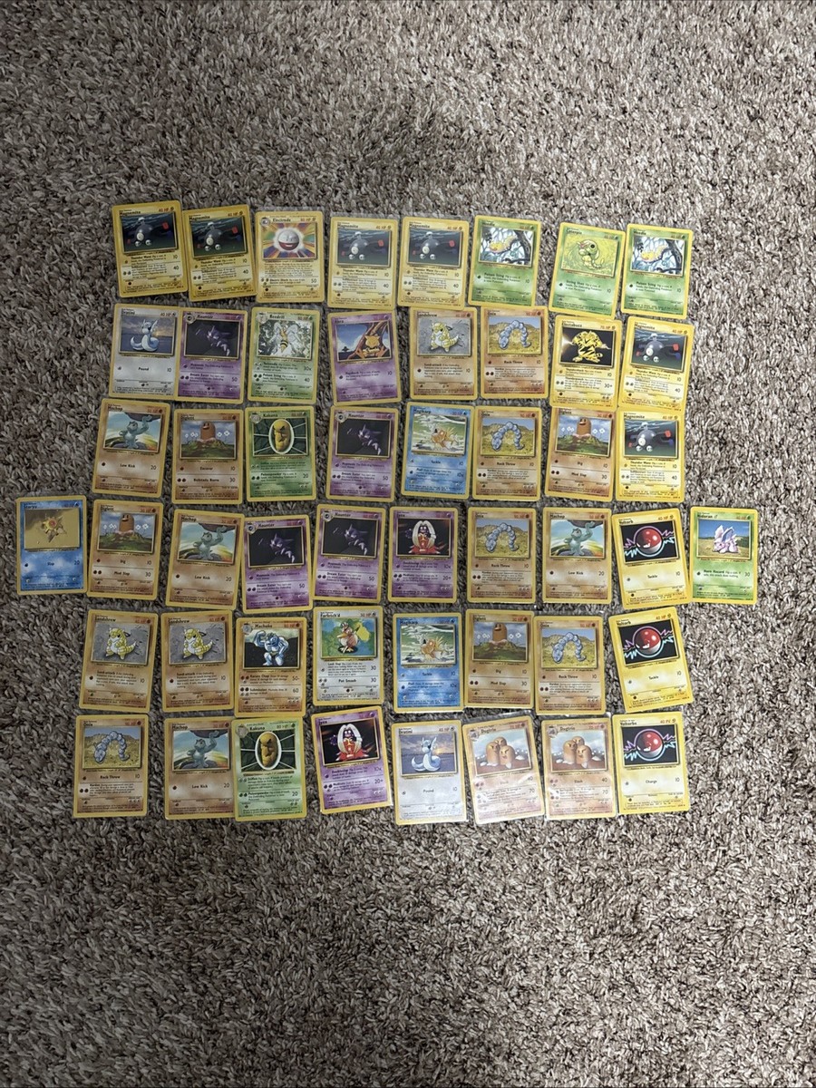 English 50 Card Lot of Base Set Sleeved 1999-2000 Pokemon MP-NM No Trainers5