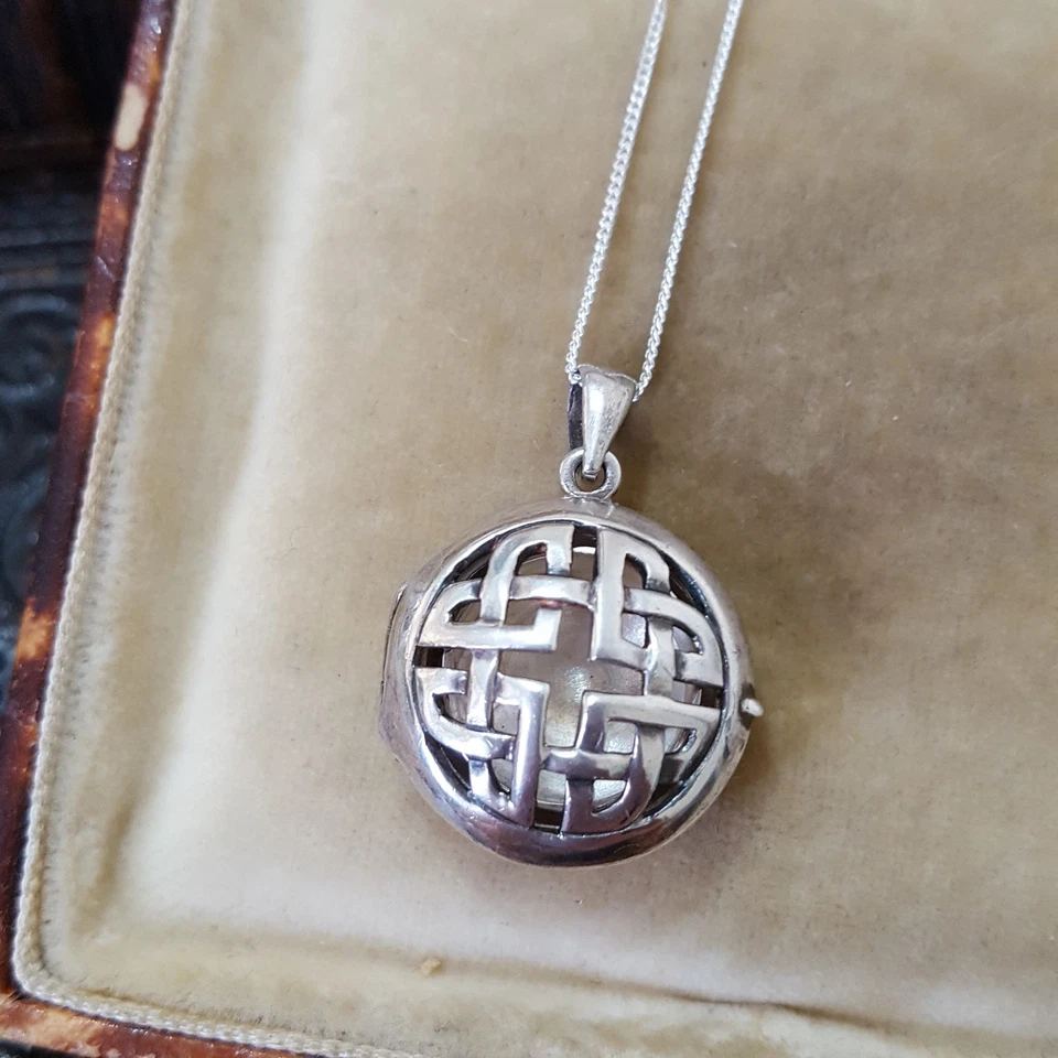 Collar vintage de plata de ley 925, medallón celta vintage, cadena de plata de 18"  Foto 2 de 4