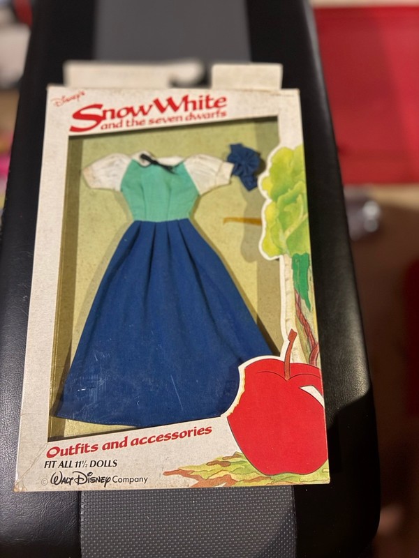 Disney Snow White Bikin Blue Skirt White Sleeve Dress Doll Outfit B-1200 Vintage