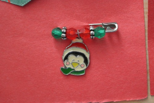 5 Christmas Safety Pin Brooches 1.25" - Picture 2 of 6