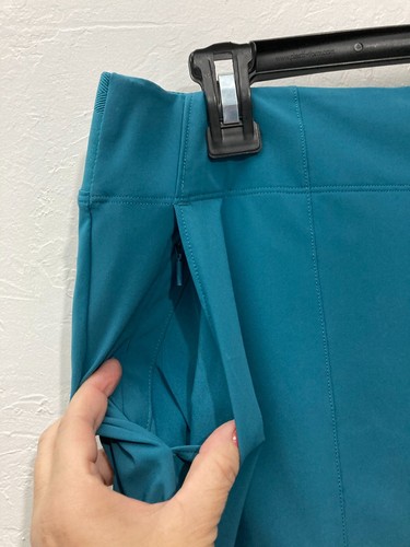 Athleta Women's Cosmic Bermuda Short Borealis Teal Green Blue Pockets Size 16T - Picture 7 of 11