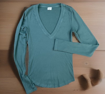 Aritzia Wilfred Free Top Women Sz XS Ribbed Shirt Long Sleeve V-Neck Green