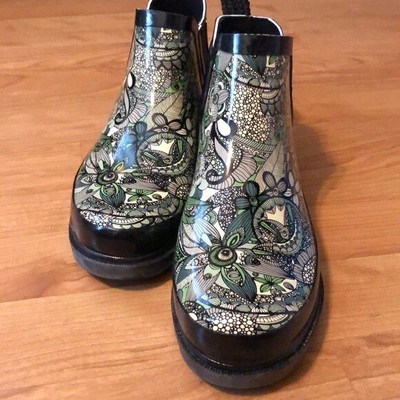 sakroots rhyme ankle rain boot
