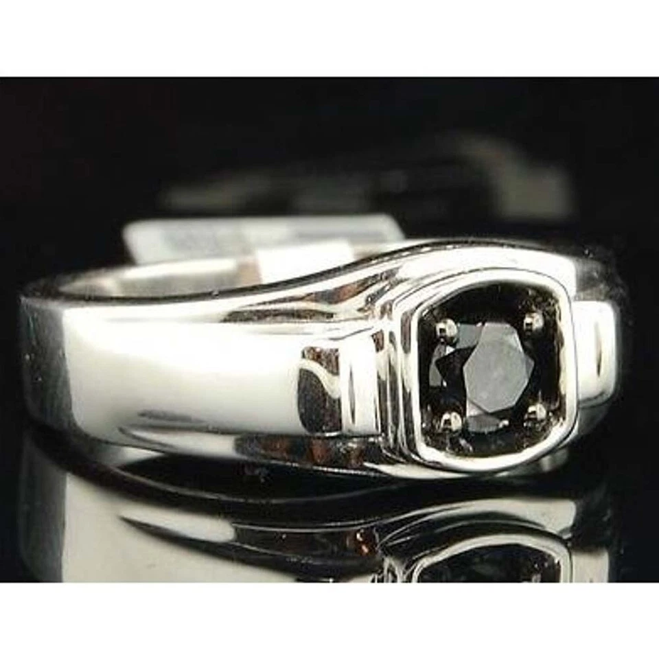 Anillo solitario enchapado en oro blanco de 14 quilates de espinela negra creado en laboratorio de 0,54 quilates para hombre Foto 2 de 4