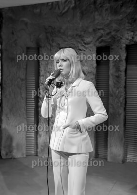 * Sylvie Vartan - Exclusive PHOTO 078 *