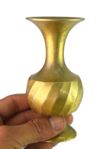 Vintage Small Size Handmade Brass Flower Vase Old Office Desk Décor Pot. G7-1040 - Picture 8 of 9