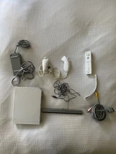Nintendo Wii RVL-001 512 MB Home Console - White