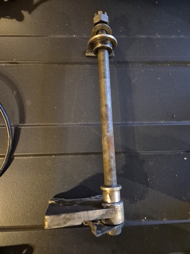 Kawasaki ZX-6R ZX600F Hinterachse Achse Hinten Bolzen komplett