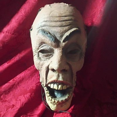 Vintage hanging head skull rubber beheaded Halloween prop scary lifelike life 