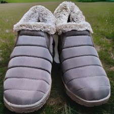 Minnetonka Ladies 9 Timpson Gray Quilted Faux-fur Shoes Boots Slippers 2 