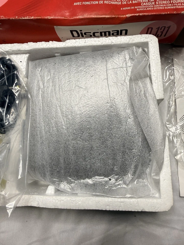 Reproductor de CD portátil Sony Discman D-131 en caja vintage años 90 probado completo nuevo en caja Foto 4 de 4