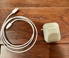 Apple AirPods 1st Generation white with Case lightning cable Bluetooth ear buds