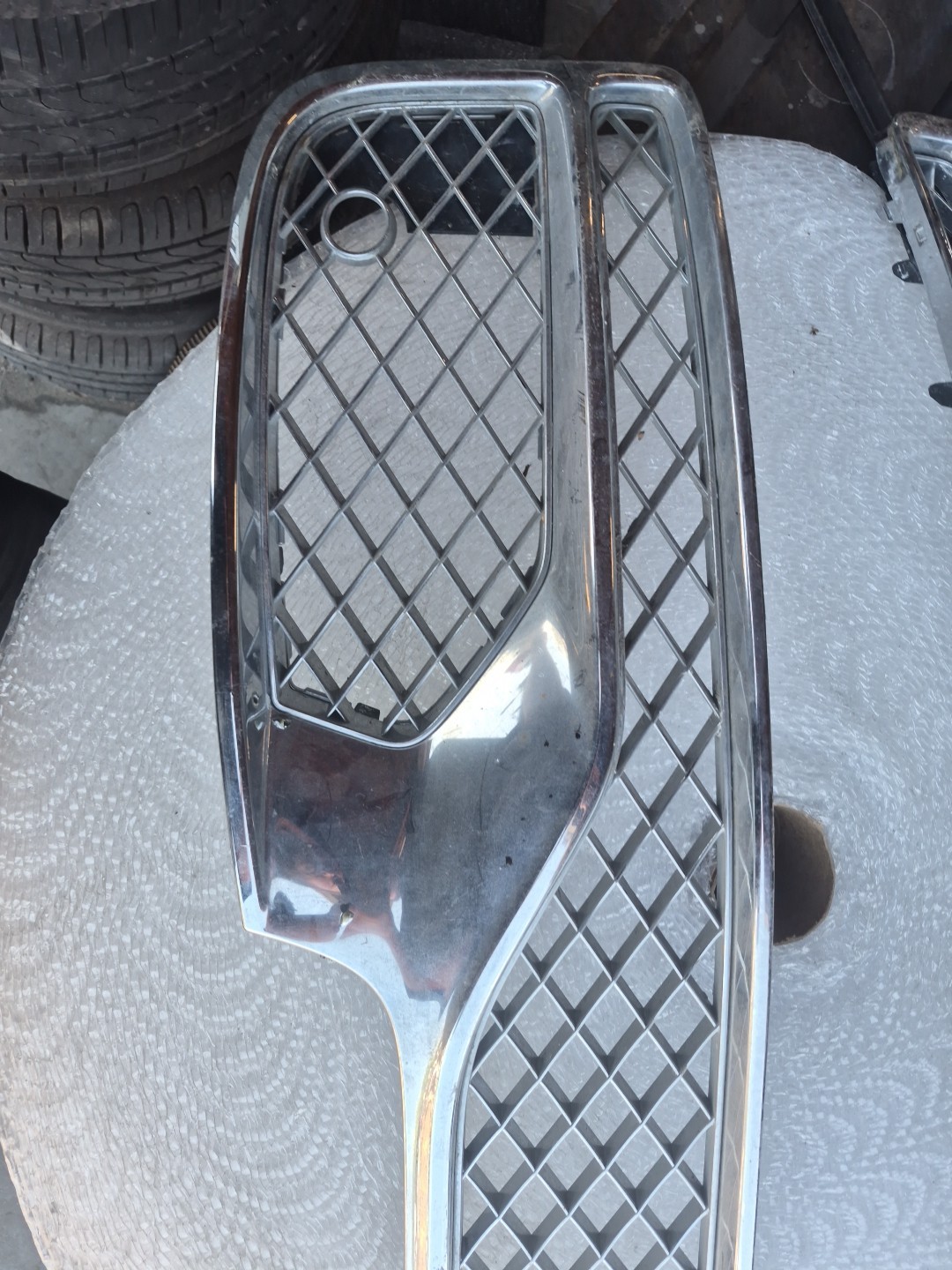2020-2022 Bentley Flying Spur Bright Chrome Air Guide Grille Mesh 3SE807683 OEM