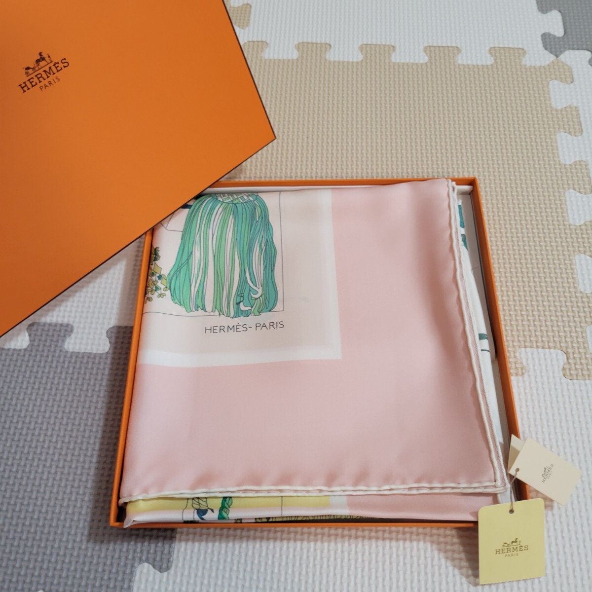 Hermes 90 Silk Scarf with String Box 87 Preowned