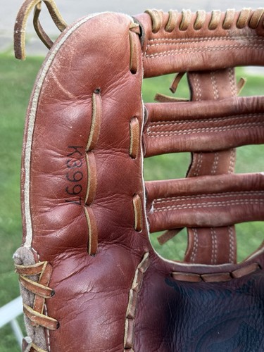 Guanto da baseball K3997 MacGregor lancio destrorso pieno fiore Steerhide 12,5-13 pollici - Foto 9 di 11