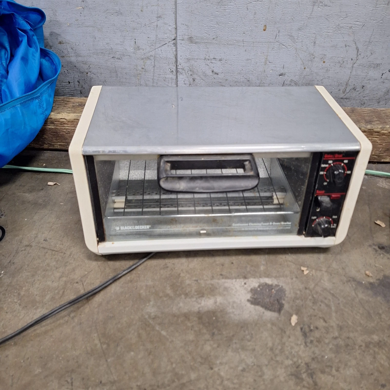 Black & Decker Toast R Oven TRO 550 TY1 Under Cabinet Counter Toaster Spacemaker
Opens in a new wind