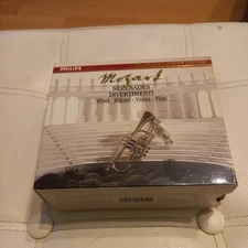 Wolfgang Amadeus Mozart - Mozart: Serenades and Divertimenti for Winds (1990)