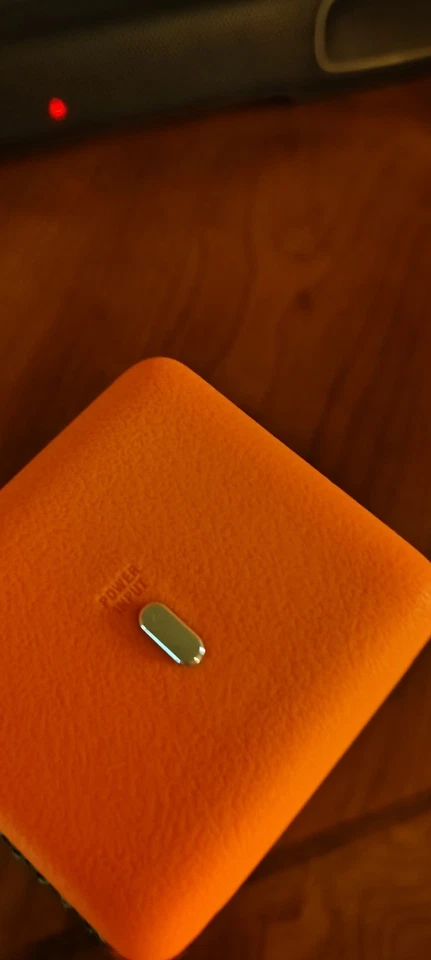 Altavoz Portátil Marshall Emberton Raro Coleccionable Por PATTA Como Nuevo 100% Batería Foto 4 de 4