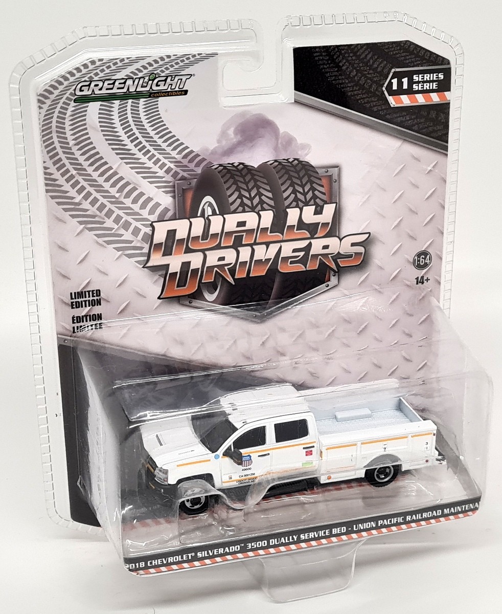 Greenlight 1/64 Chevrolet Silverado 3500 Dually Union Pacific Diecast Model Car