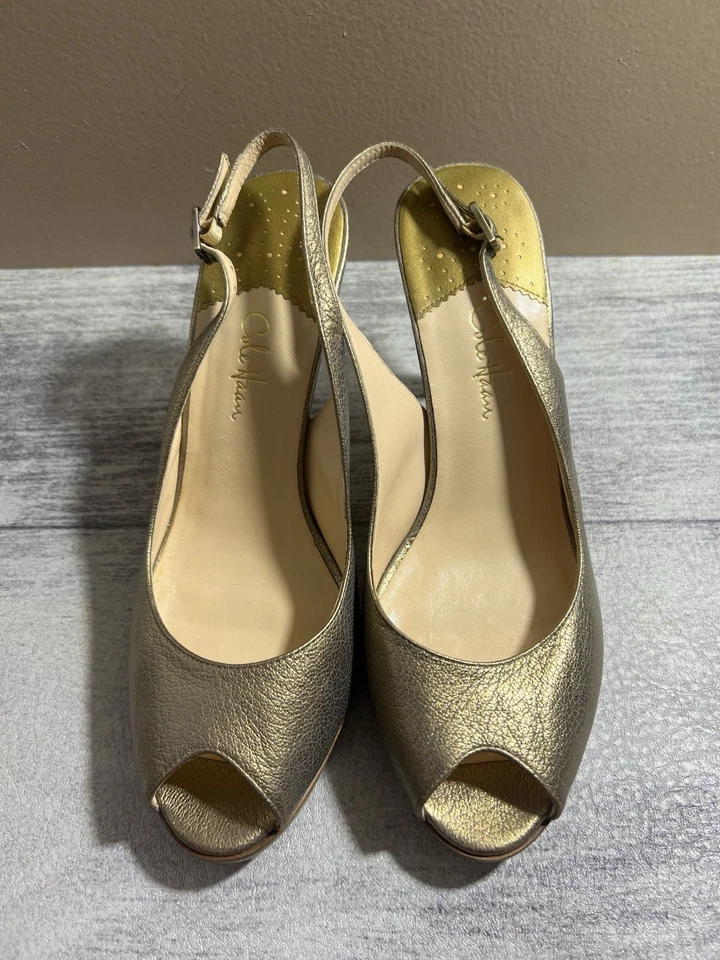 COLE HAAN Talla 9B Cepillo Dorado Tacones Eslinga Zapatos Bomba Punta abierta Foto 2 de 4