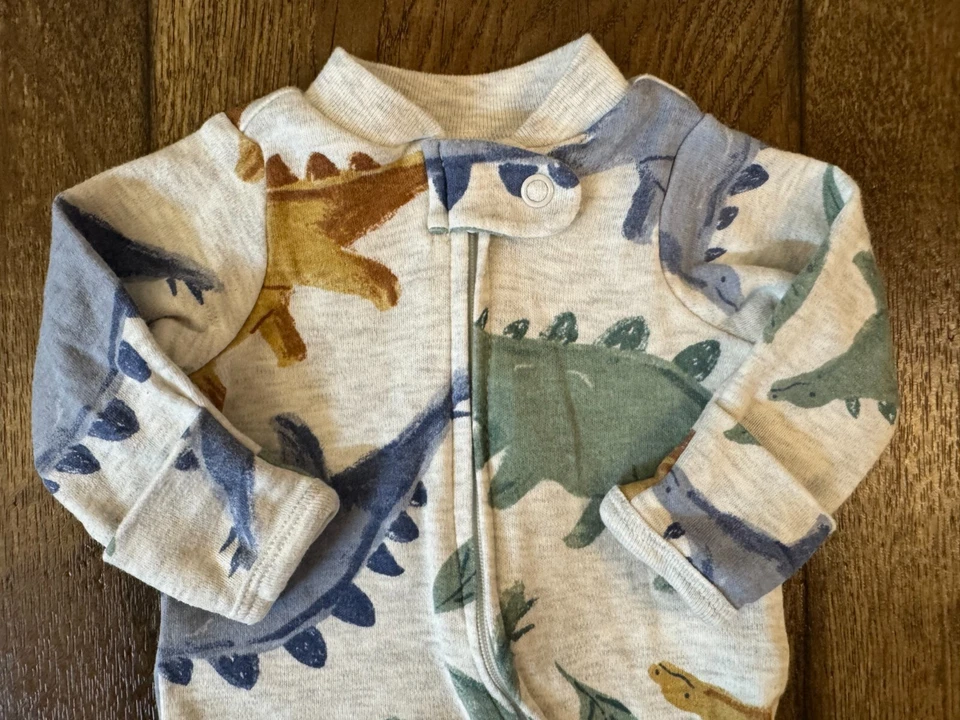 Carters Bebé prematuro Niño Dormir Dinosaurio Lindo Pies Conjunto Cremallera Algodón Muñeca 2 Foto 3 de 4