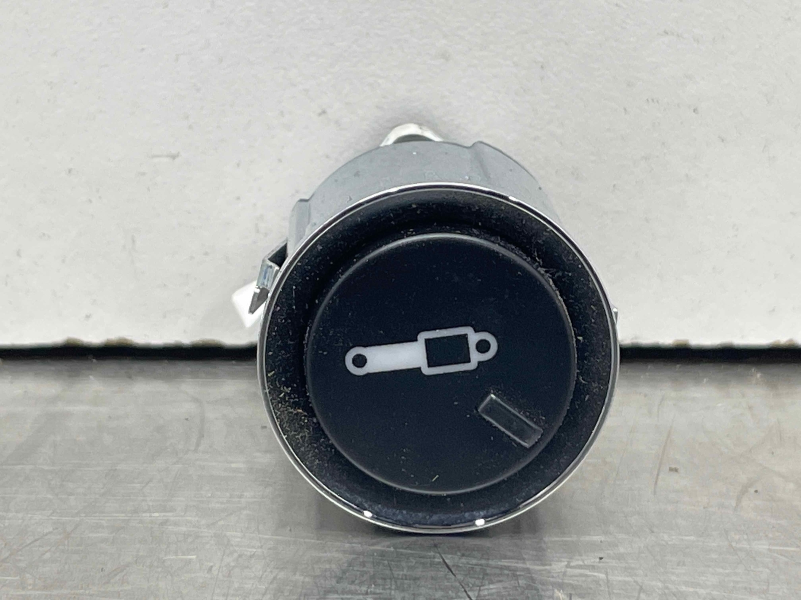 2010 Aston Martin Rapide Active Dampening Suspension Switch Button 8D33-2C418-BA