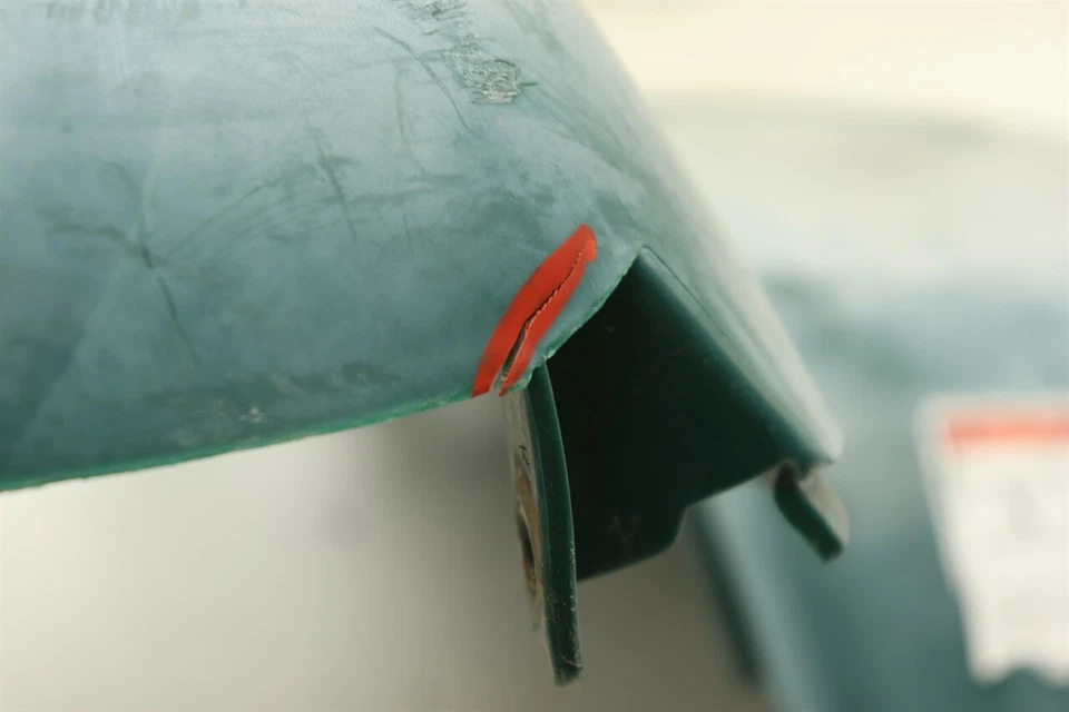 Polaris Xplorer 400 4x4 00 Fender Front 2631990-195 35065 - Image 4 of 4