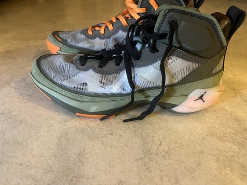 Size 11 - Undefeated x Air Jordan 37 SP Flight Jacket - 第 3/5 張圖片