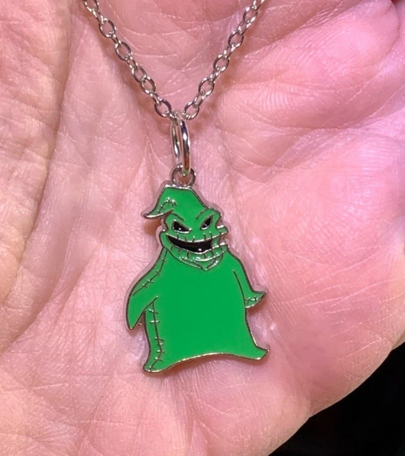Colgante de plata Oogie Boogie Pesadilla antes de Navidad en cadena de collar de plata Foto 2 de 4