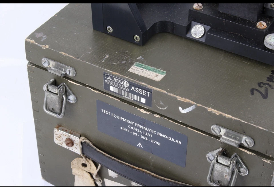 MILITARY BINOCULAR TEST EQUIPMENT - AN AVIMO ADAPTOR BINOCULAR COLLIMATOR L1A1. - Image 2 of 4