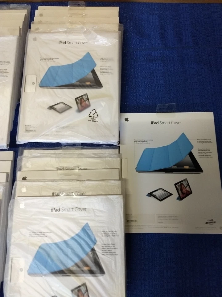 Mixed Lot of 22 Brand New Apple iPad Smart Covers MC939LL/A (21) & MD307LL/A (1) - Image 2 of 4