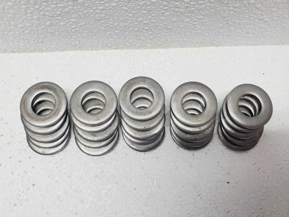 200 ARANDELAS PLANAS GRUESAS DE ACERO DE ALTA RESISTENCIA 1-1/4 DE ANCHO. AGUJERO CENTRAL 5/8. 3/16 GROSOR Foto 4 de 4