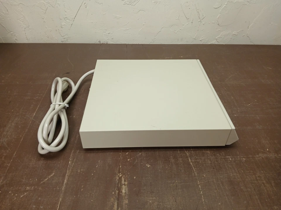 Power Authority By Belkin Power Center Model F5C120 - Image 4 of 4