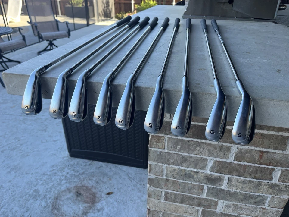 Juego de hierro Cobra Radspeed de una longitud 4-SW grafito rígido -1/2 pulgada Foto 2 de 4