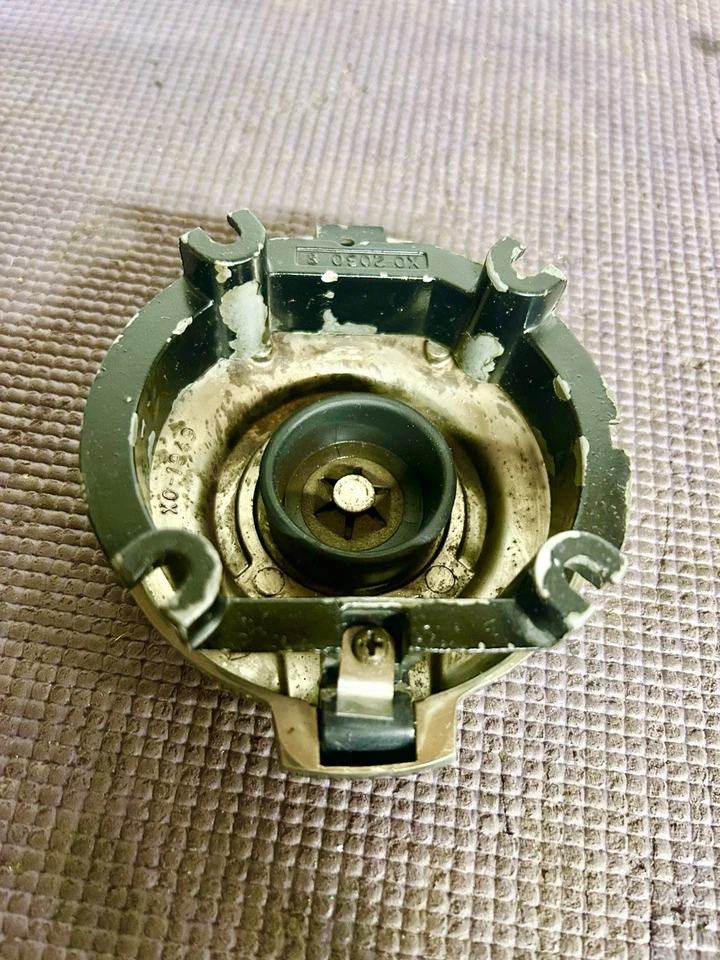 1969 1970 DOOGE ЗАРЯДНОЕ УСТРОЙСТВО 1969 PLYMOUTH BARRACUDA ТОПЛИВА ОТКИДНОЙ ВЕРХ ГАЗОВАЯ КРЫШКА OEM - Изображение 4 из 4