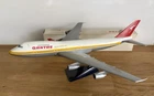 QANTAS AIRWAYS B747-200 Snap fit Plastic Model 1:200/1:250 80s VINTAGE WOOSTER