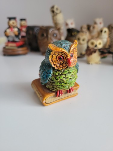 Bundle of 21 Vintage Owl Figurines - Picture 2 of 21