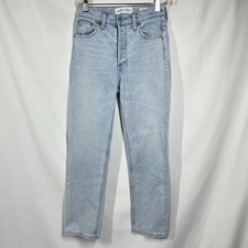 Denim Forum Aritzia The Arlo High Rise Straight Jeans 25 Lt Wash EUC 110