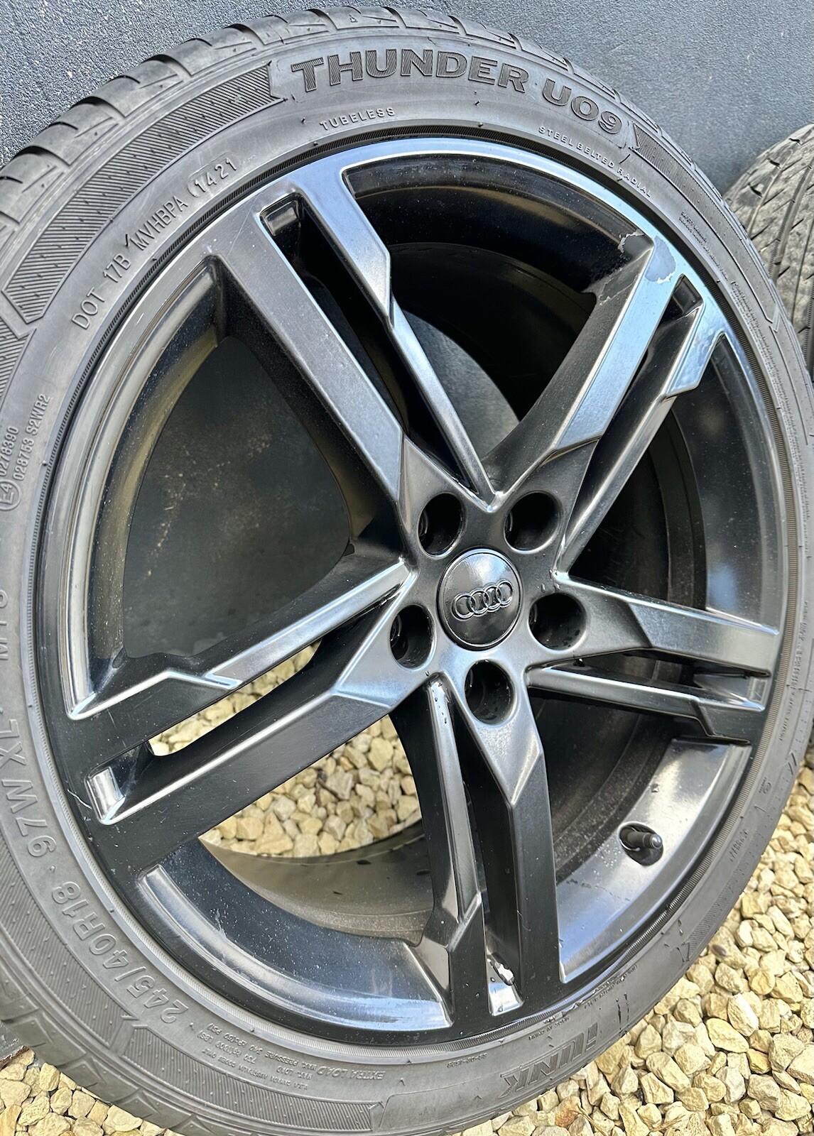 Picture 3 of 21