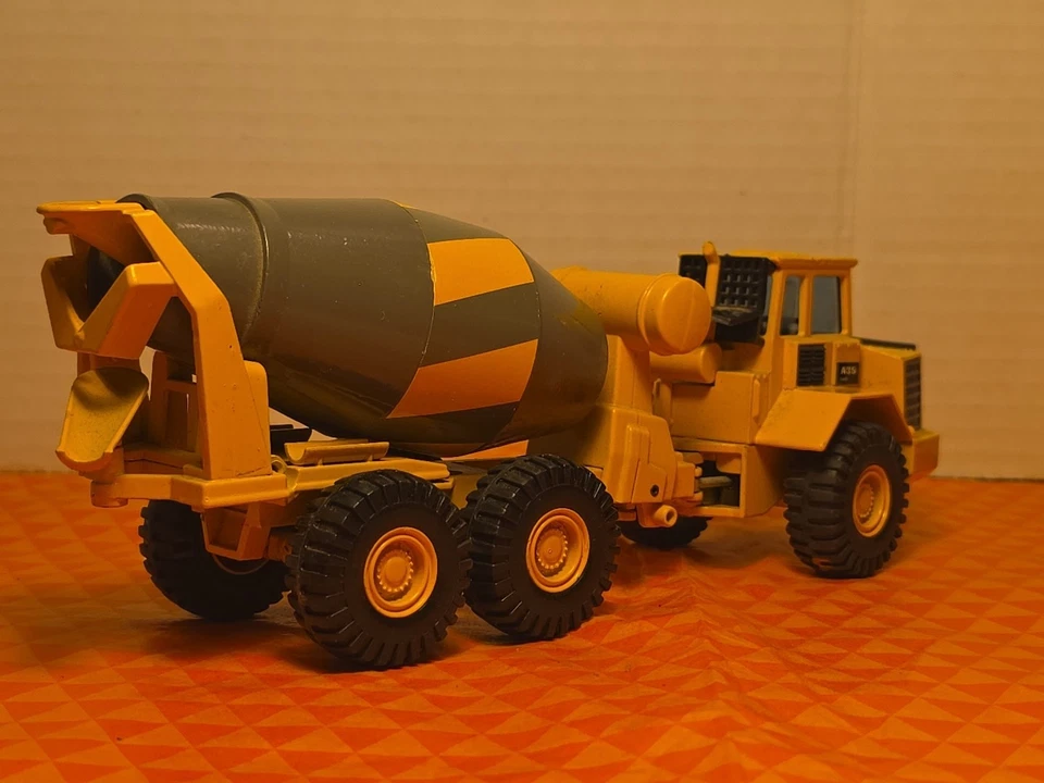 Joal 1:50 A35 6x6 Cement Mixer Truck - Image 2 of 4