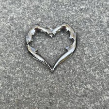 Heart-Shaped Carabiner Retro Style Gothic Metal Keychain Easy Clip-On Carabiner