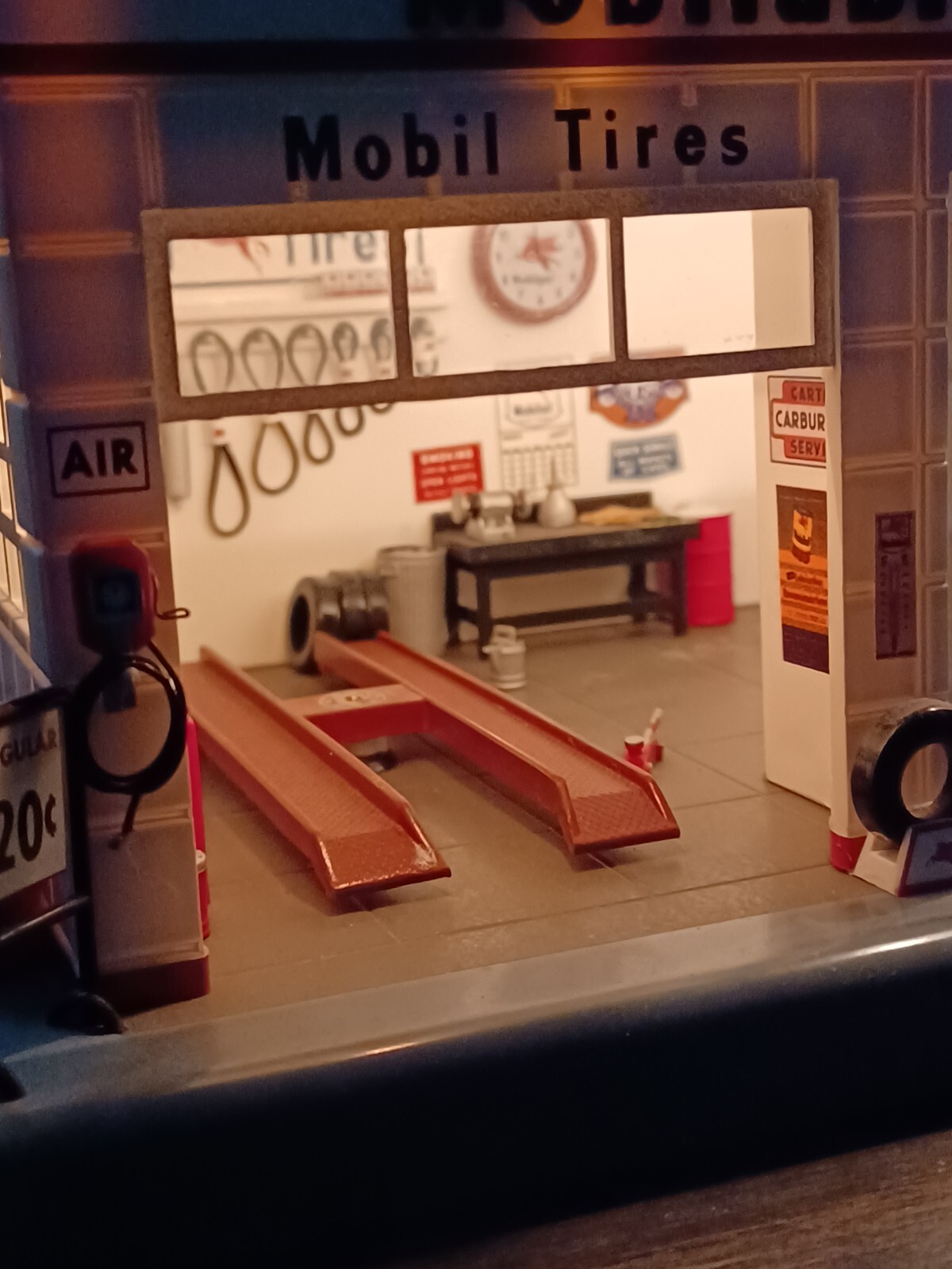 Danbury Mint Light Up Mobil Gas Station w/Clock & 1960's Chevy Pick Up