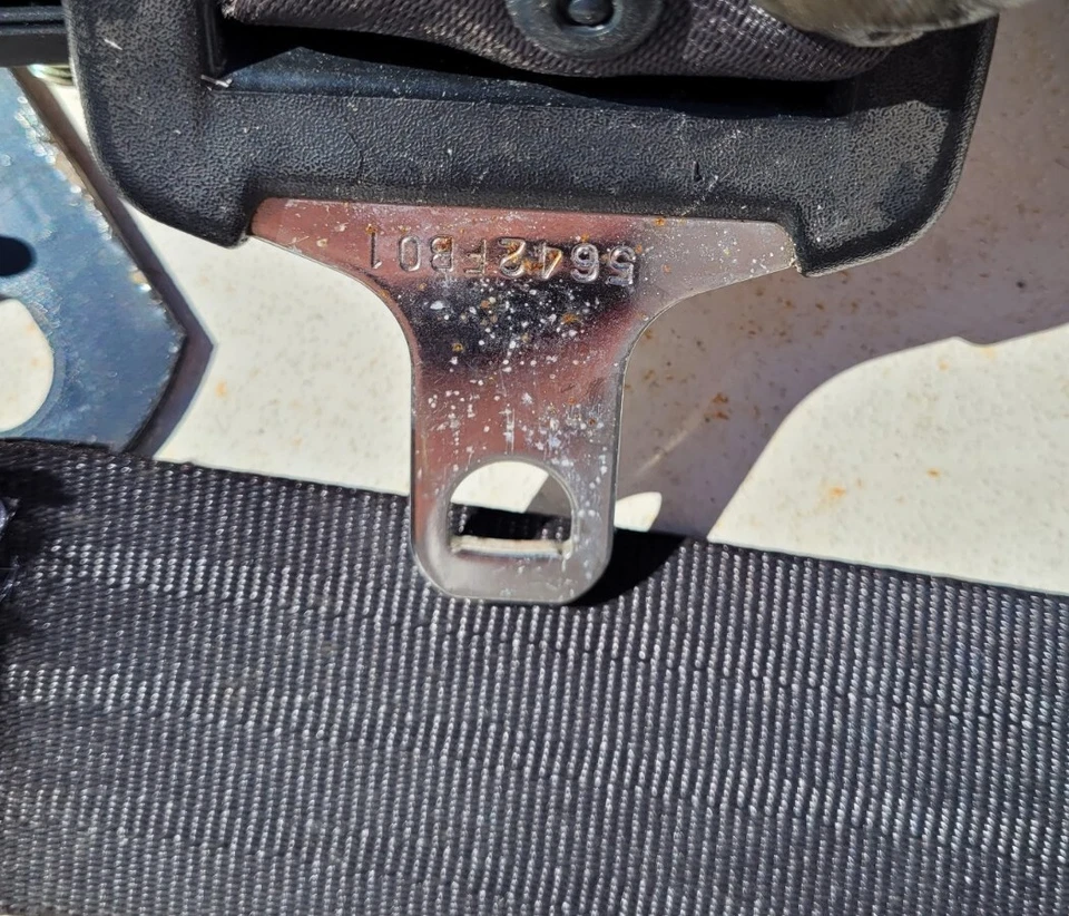 2003 现代索纳塔前乘客右侧安全带深灰色 — 第 2/4 张图片