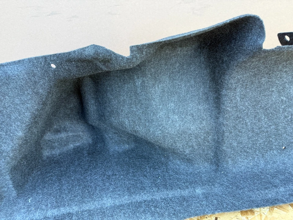 CONJUNTO DE TAPETE FORRO CARPETE MOTORISTA ESQUERDO FORD MUSTANG GT 2015-2023 FABRICANTE DE EQUIPAMENTO ORIGINAL - Imagem 4 de 4