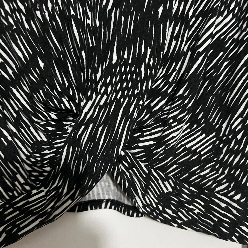 Top Simply Vera Wang manga larga negro/blanco sobrepelliz frente cruzado cuello en V XXL/2XL Foto 3 de 4