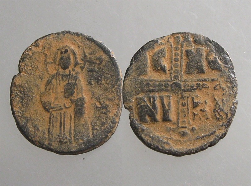 MICHAEL IV / ANONYMOUS AE28 FOLLIS______Figure of Christ______BYZANTINE EMPIRE